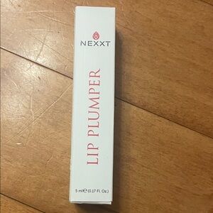 Nexxt Lip Plumper - Bold Pink